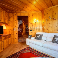 ESCLUSIVOarredoLIVINGnr2DIVANI+2POUFsetaCHALETmont