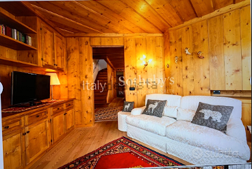 ESCLUSIVOarredoLIVINGnr2DIVANI+2POUFsetaCHALETmont