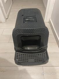 Lettiera/cuccia chiusa per gatti e cani