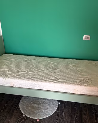 Letto singolo con rete e materasso ortopedico