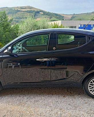 lancia ypsilon 1.2 69 cv 4/2015 gpl ecochic gold