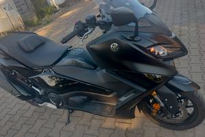 Yamaha T-Max 560 tech 