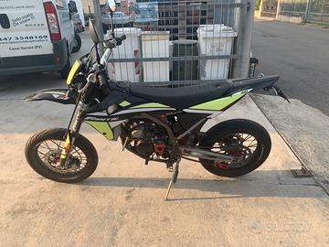 Fantic motard 50