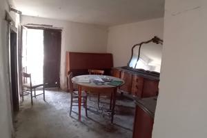 Casa indipendente con garage e cortile