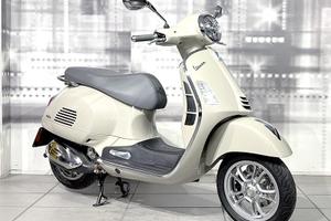 Piaggio Vespa GTS 300 HPE
