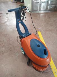 lavapavimenti industriale  a corrente