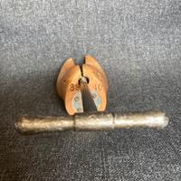 Tendiscarpe antico in legno