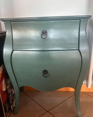 Coppia di comodini bombati stile barocco