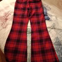 Pantaloni scozzesi a zampa fucsia e rossi