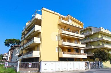3 LOCALI A ALBA ADRIATICA