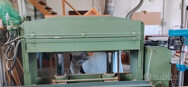 pressa per legno