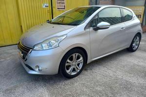 PEUGEOT 208 serie 1.2 VTi 82 CV 3 porte Allure