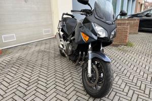 Honda cbf 600