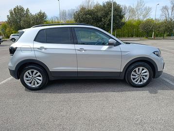 VOLKSWAGEN T - CROSS