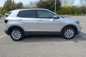 VOLKSWAGEN T - CROSS