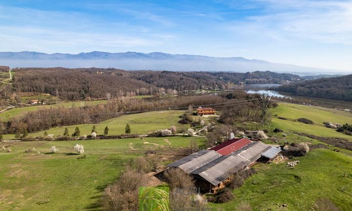 Cavriglia (AR) - Azienda zootecnica 86 ha. | AZ300