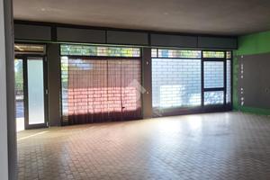 NEGOZIO A VILLONGO