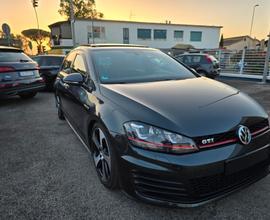 Volkswagen Golf GTI Golf GTI Performance 2.0 TSI 5