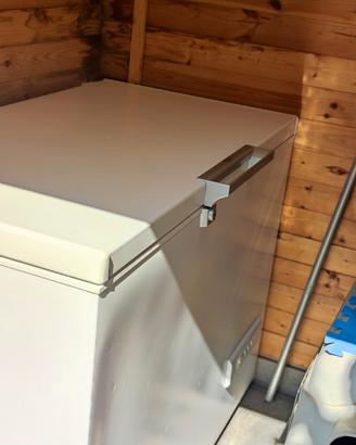 Congelatore a pozzetto Hotpoint Ariston 225lt 