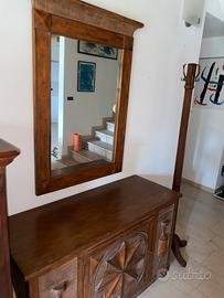 Vetrina in legno massiccio