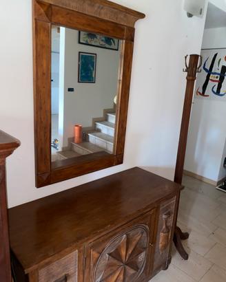 Vetrina in legno massiccio