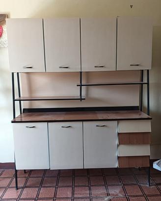 Mobile in Formica