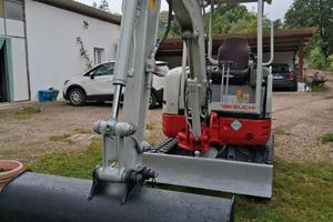 MINISCAVATORE TAKEUCHI  TB23R