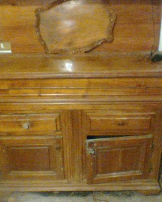 mobile in legno massiccio