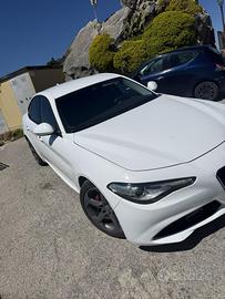 Alfa giulia 2.2 180 cv