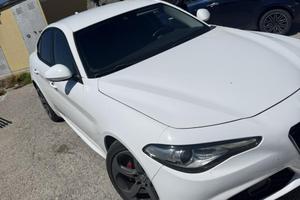 Alfa giulia 2.2 180 cv