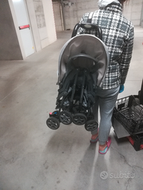 Passeggino pieghevole