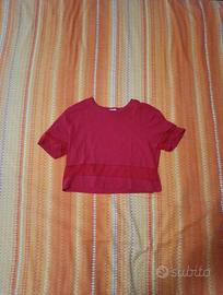 Crop top rosso acceso con inserti in retina