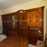 Mobile tavolo e sedie