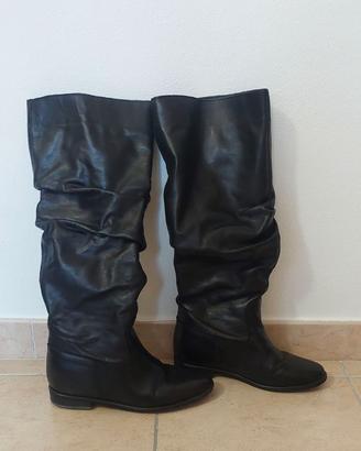 stivali neri similpelle