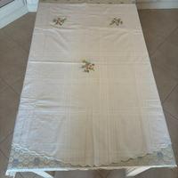 Tovaglia Ovale Ricamata con 12 Tovaglioli 245x170