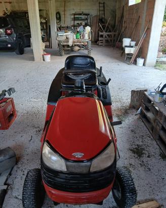 trattorino tosa erba jonsered(Husqvarna)
