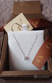 Collana con ciondolo punto luce in oro bianco 9k