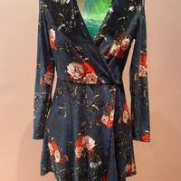 morbidissimo,  scintillante abito color champagne