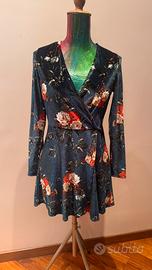 morbidissimo,  scintillante abito color champagne