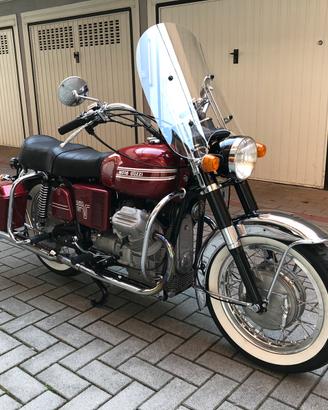Moto Guzzi V850 GT