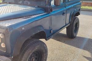 Land Rover Defender 90