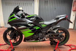 Kawasaki Ninja 300 – FULL OPTIONAL + AKRAPOVIC