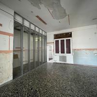 Locale commerciale fronte strada - 200mq versatile