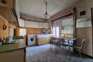 CASA SEMINDIPENDENTE A BORGO VIRGILIO