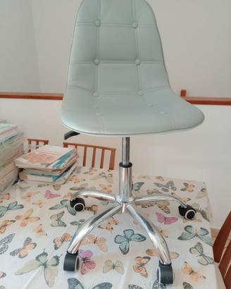 Sedia a rotelle con seduta e schienale imbottiti