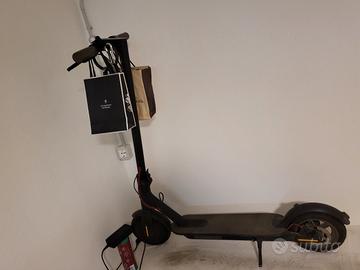 Monopattino Xiaomi Usato + Casco