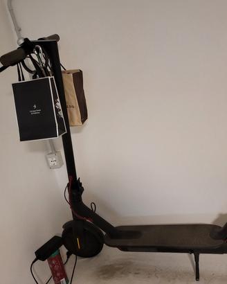 Monopattino Xiaomi Usato + Casco