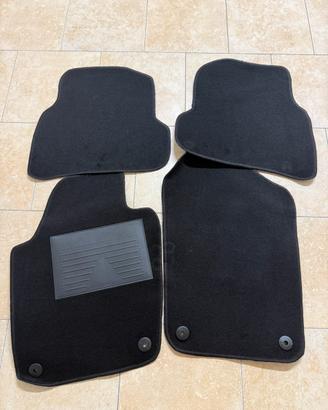 Set 4 tappetino volkswagen polo nuovo