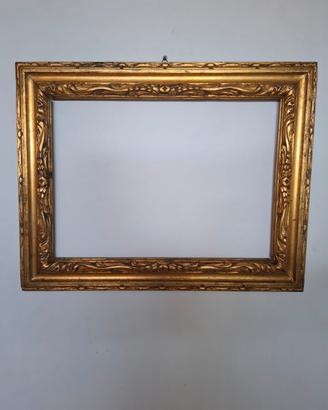 cornice in legno dorato 