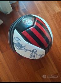 Pallone da calcio autografato